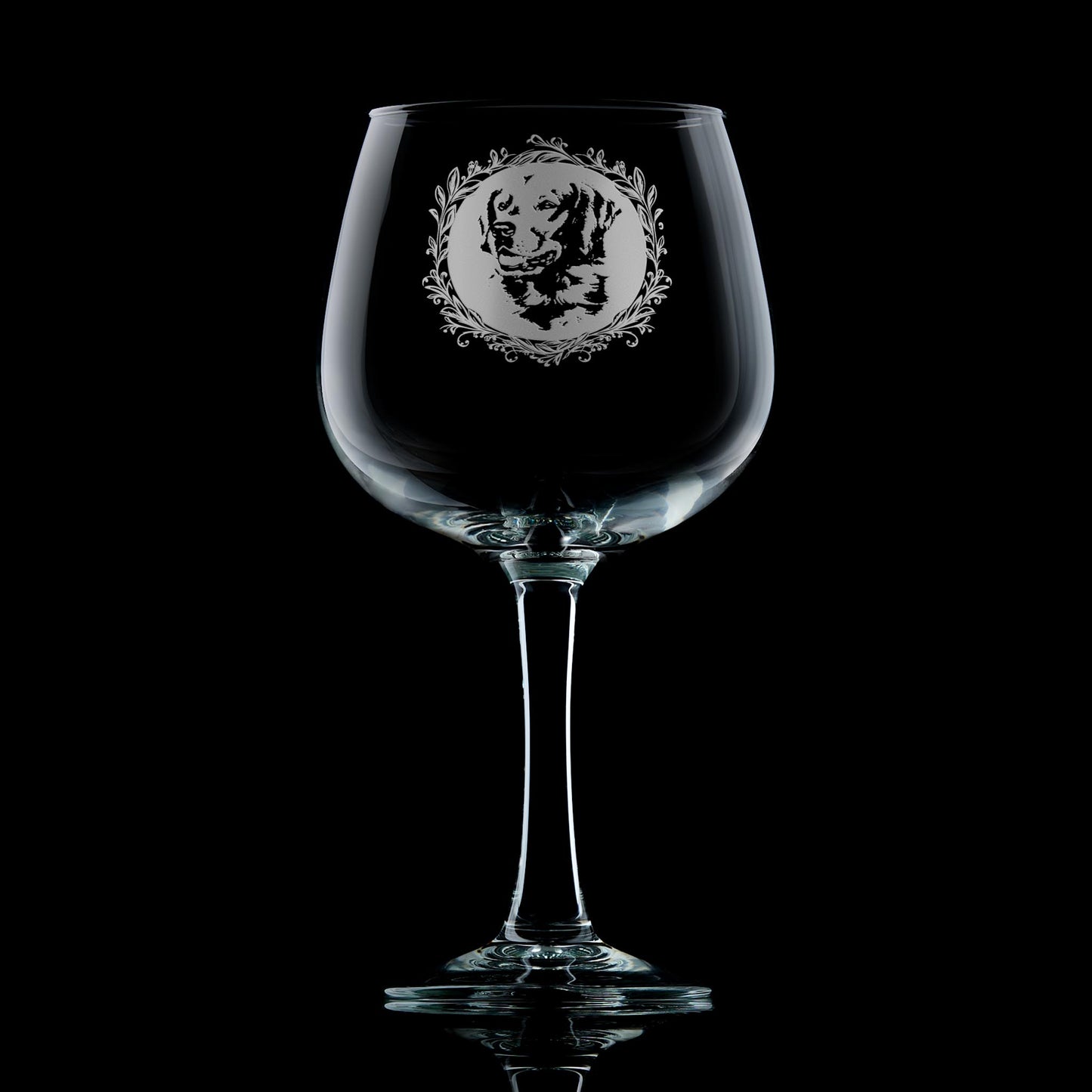 Engraved Copa de Balón Gin Glass with hand-engraved Golden Retriever portrait