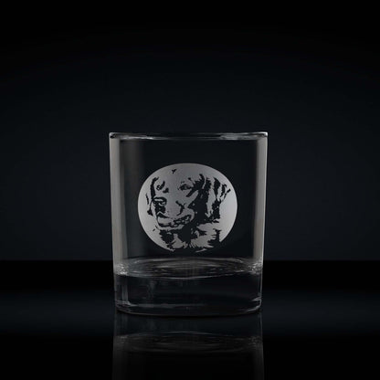 engraved whisky glass etched with a portrait of a golden retreiver dog