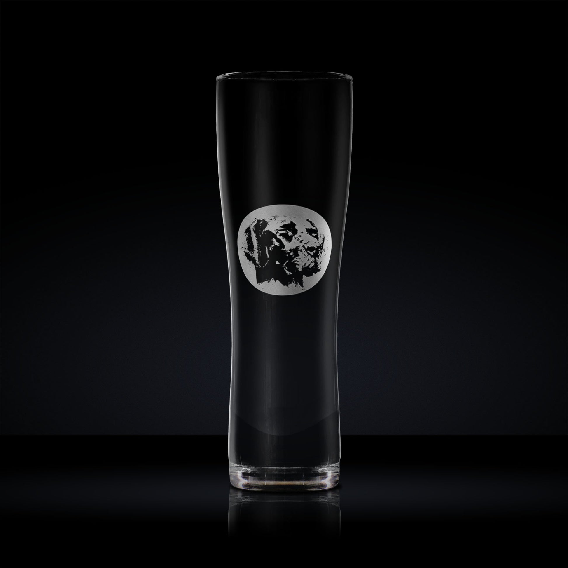 pet dog pint glass engraved with a german short haired pointer portrait