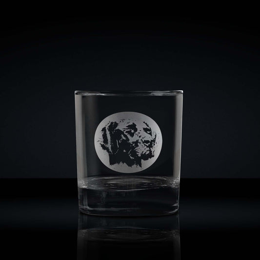 engraved whisky glass etched with a portrait of a german short haired pointer dog