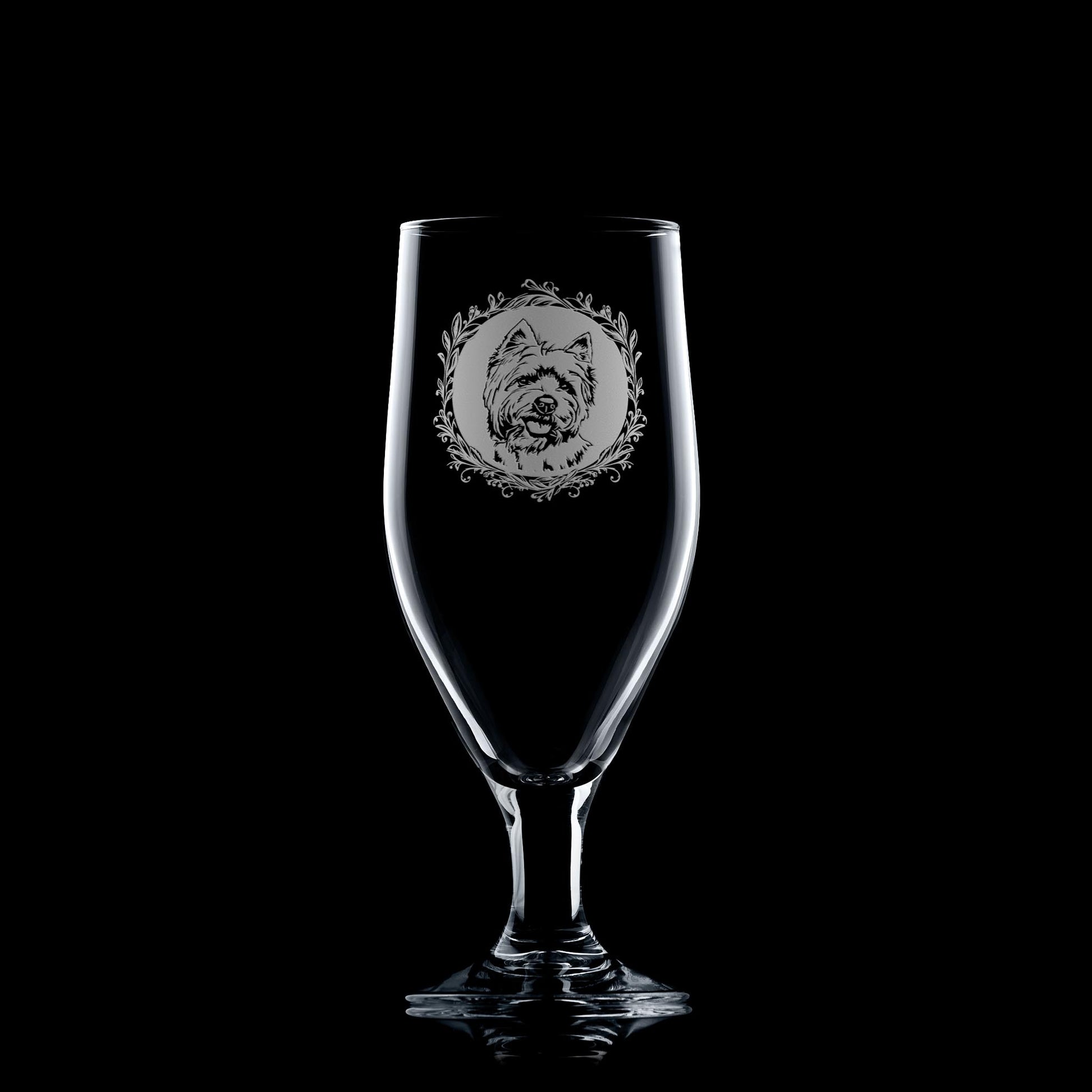 2/3rds Pint Stemmed Beer Glass with engraved highland terrier portrait in circular frame with leafy garland