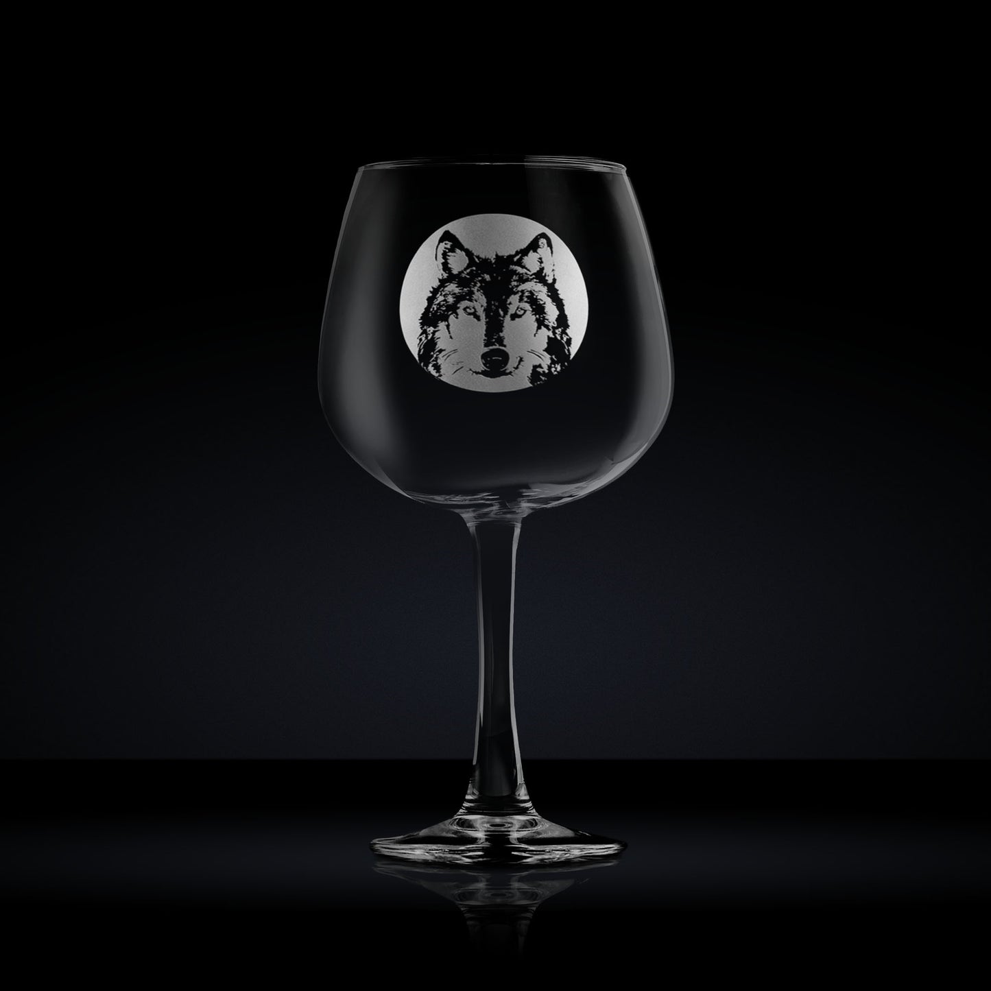 Balloon gin glass engraved with a siberian husky dog