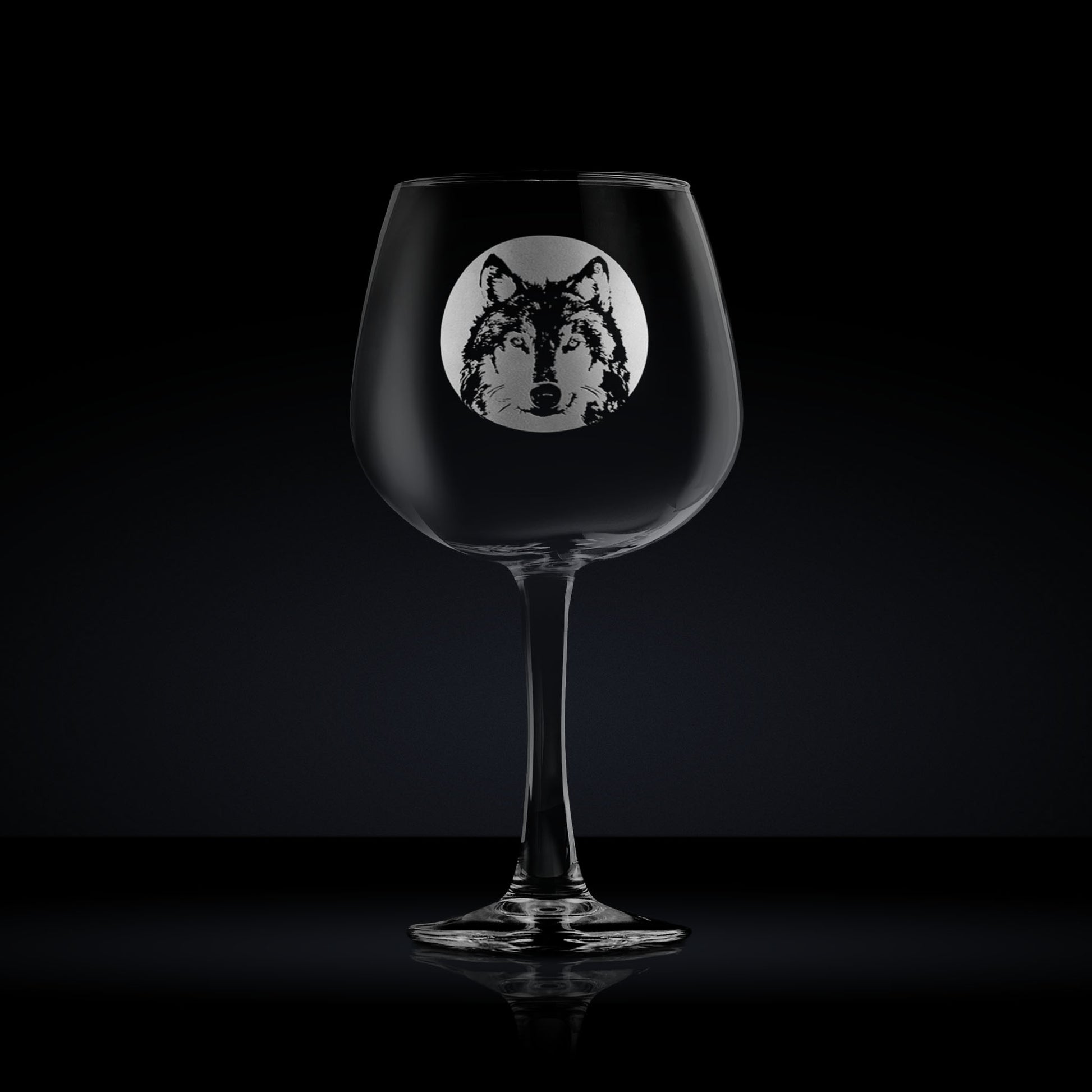 Balloon gin glass engraved with a siberian husky dog