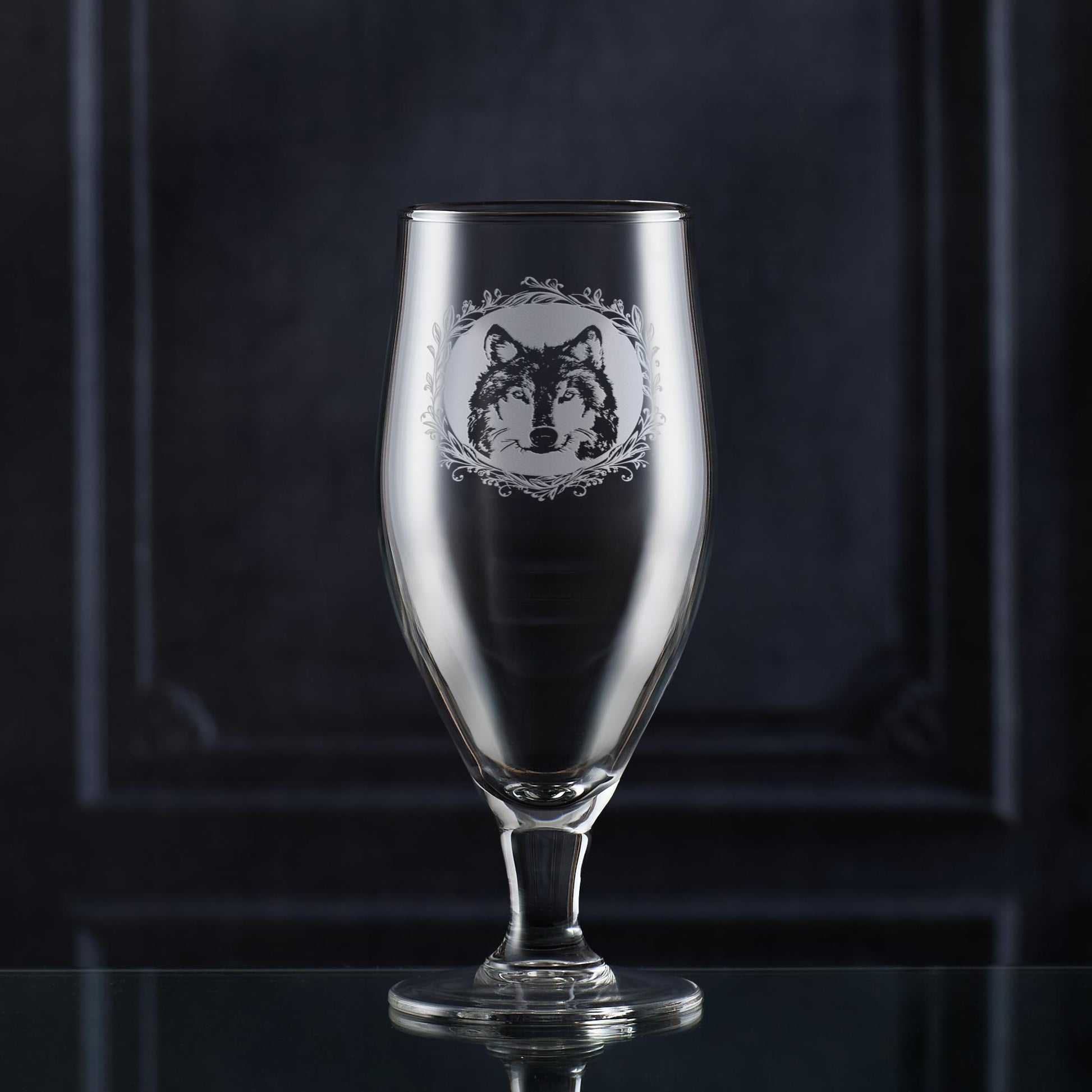 Small cider glass engraved with portrait of a Siberian Husky surrounded by leaves