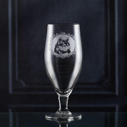 Clear glass with engraved Siberian Husky design on a panelled background