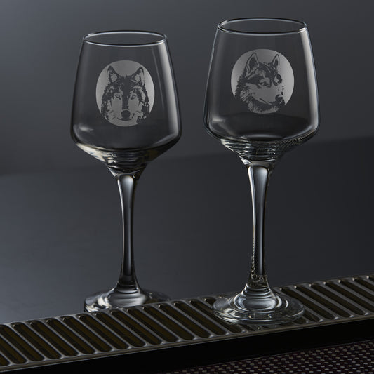 engraved wine glass etched with a portrait of a siberian husky dog