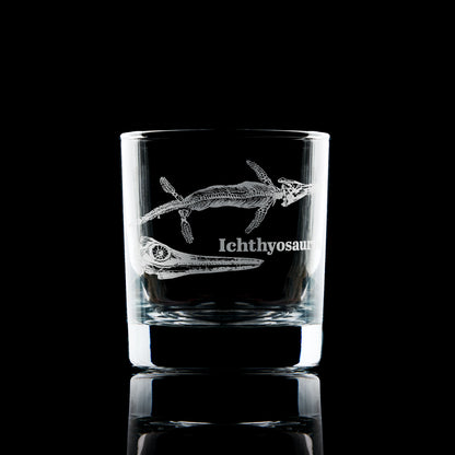 Engraved whisky glass with Ichthyosaur fossil design – ideal for dinosaur lovers