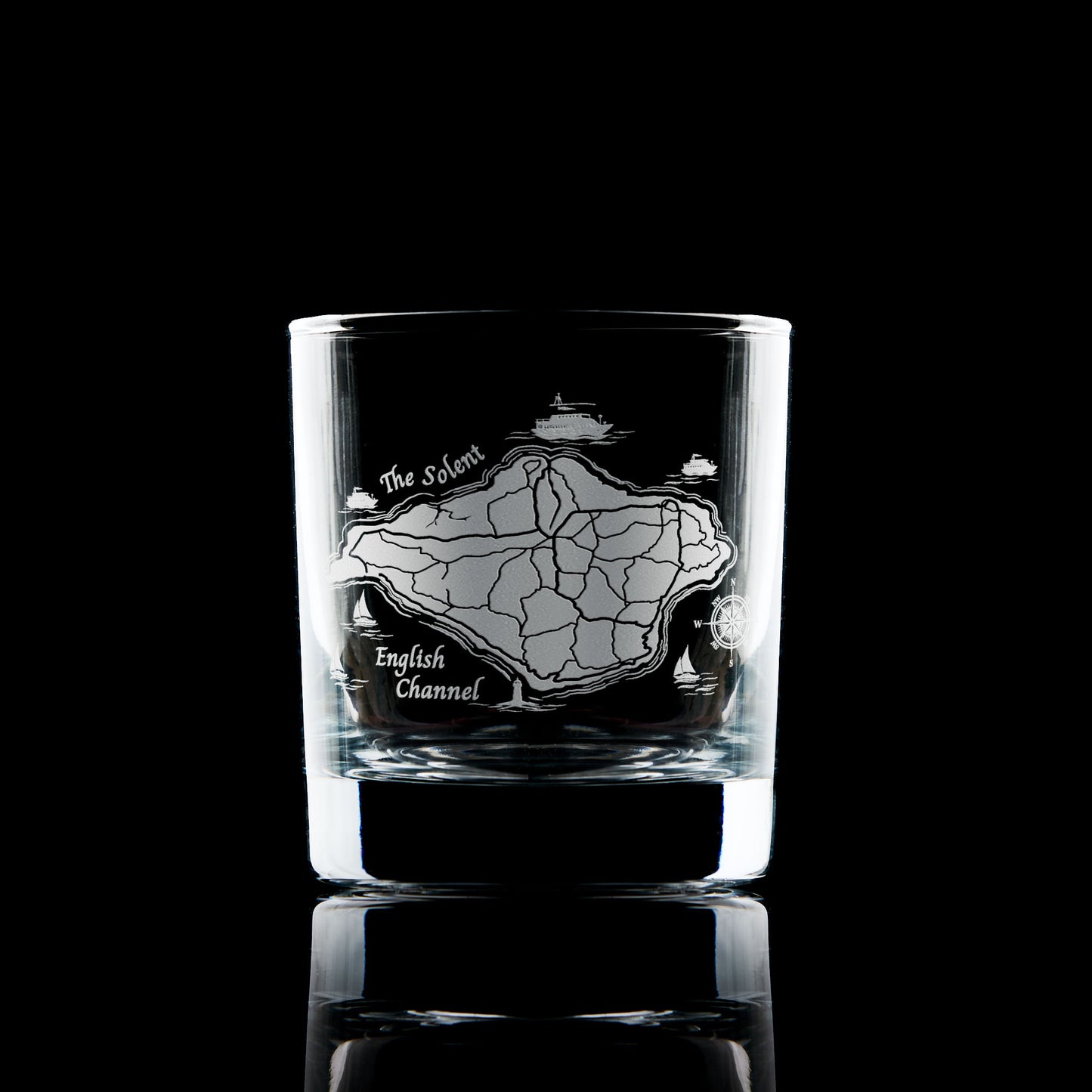 whisky glass engraved with a map of the isle of wight