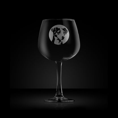 engraved gin glass etched with a portrait of a jack-russell-terrier-dog 