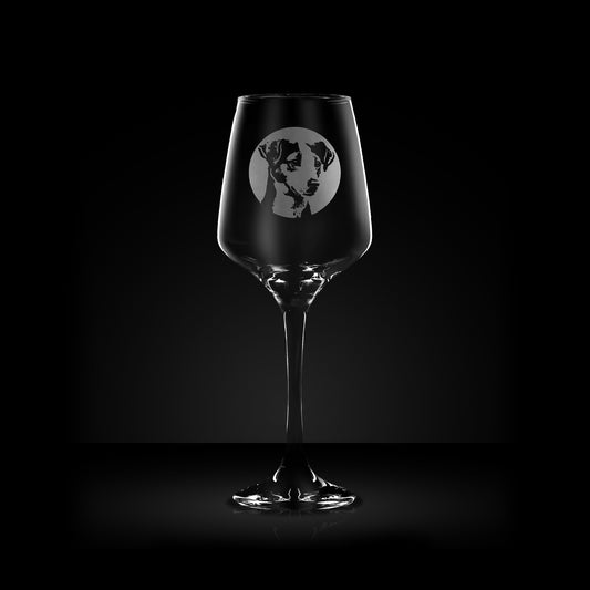 engraved wine glass etched with a portrait of a jack russell terrier dog