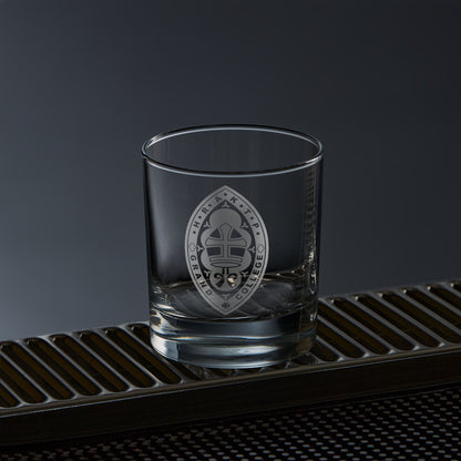 masonic whisky glass engraved with the knights templar priests symbol