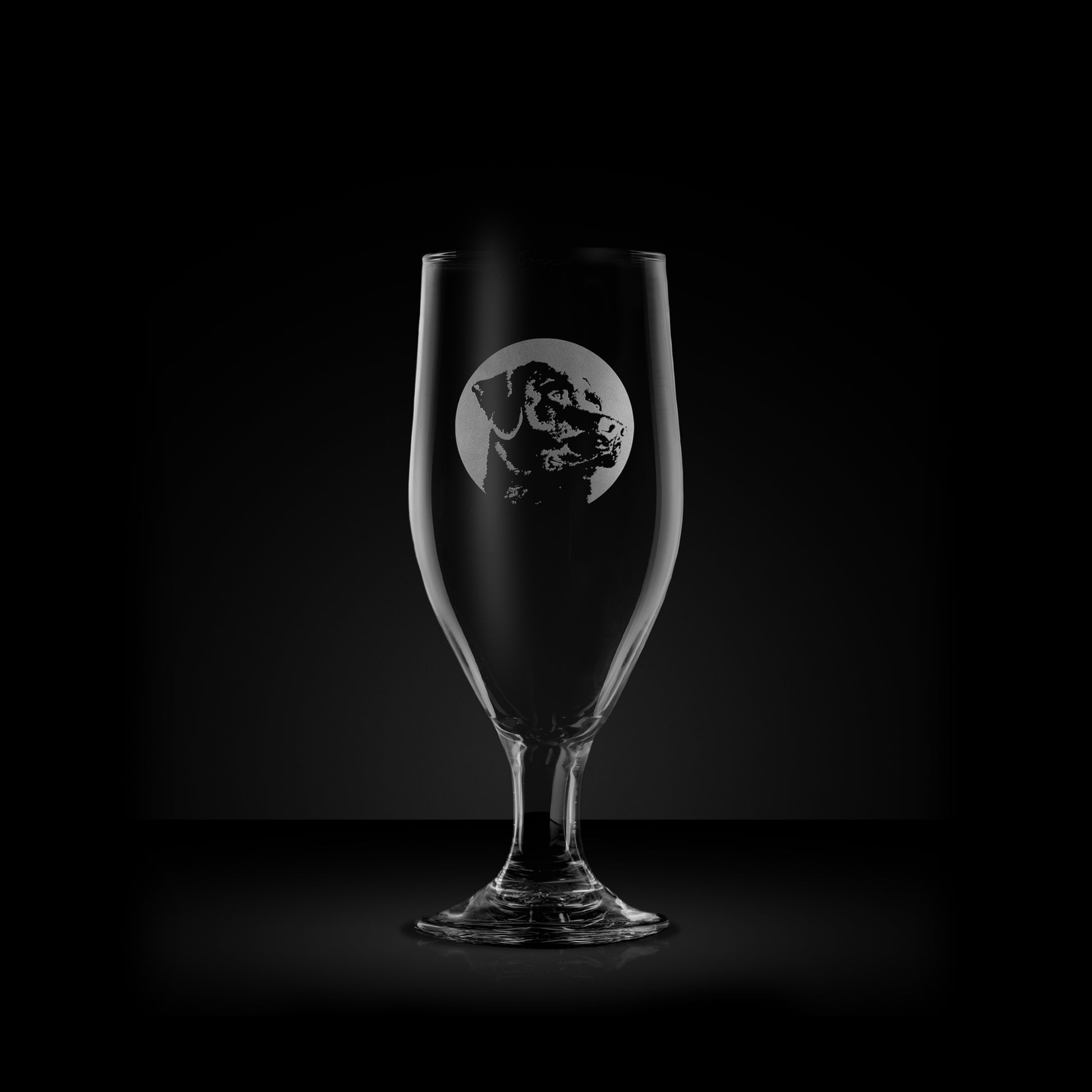 etched stemmed beer glass engraved with a portrait of a labrador dog