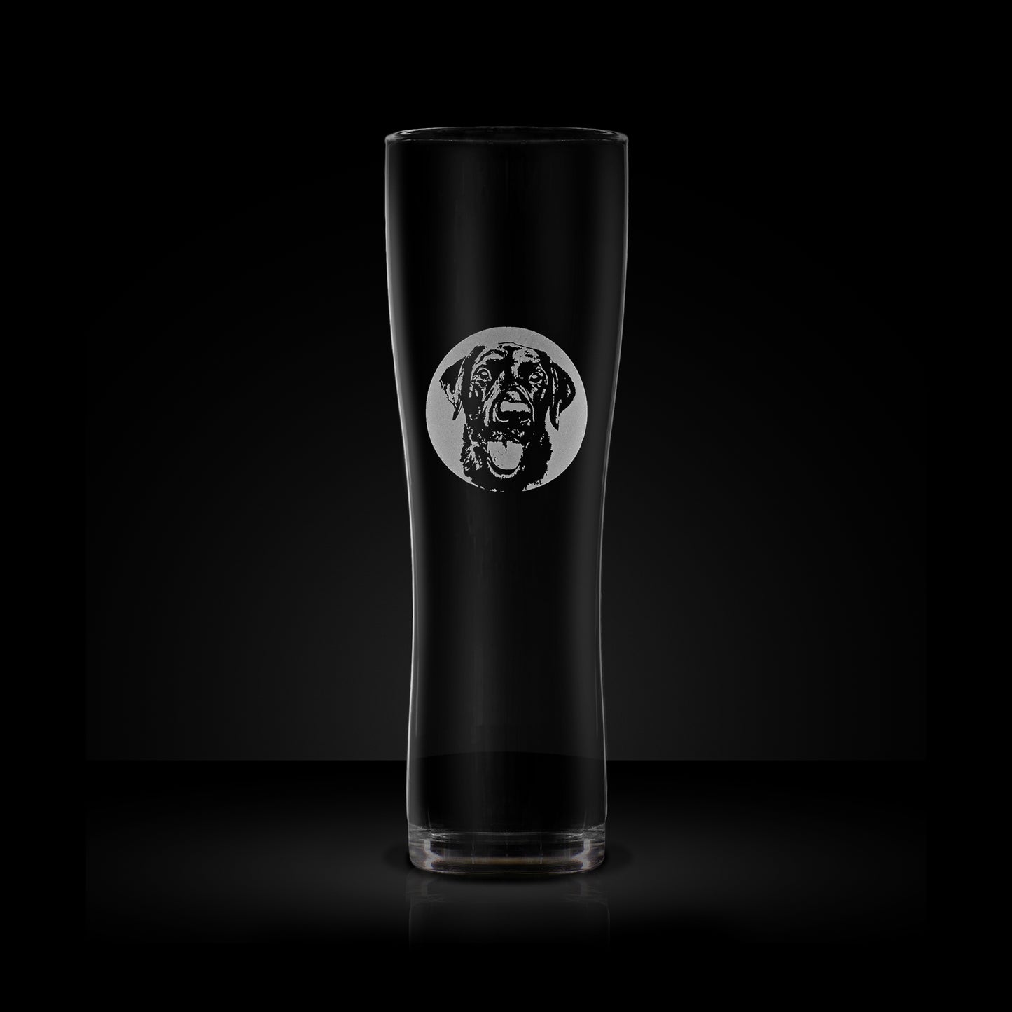 etched craft beer pint glass engraved with a portrait of a labrador dog