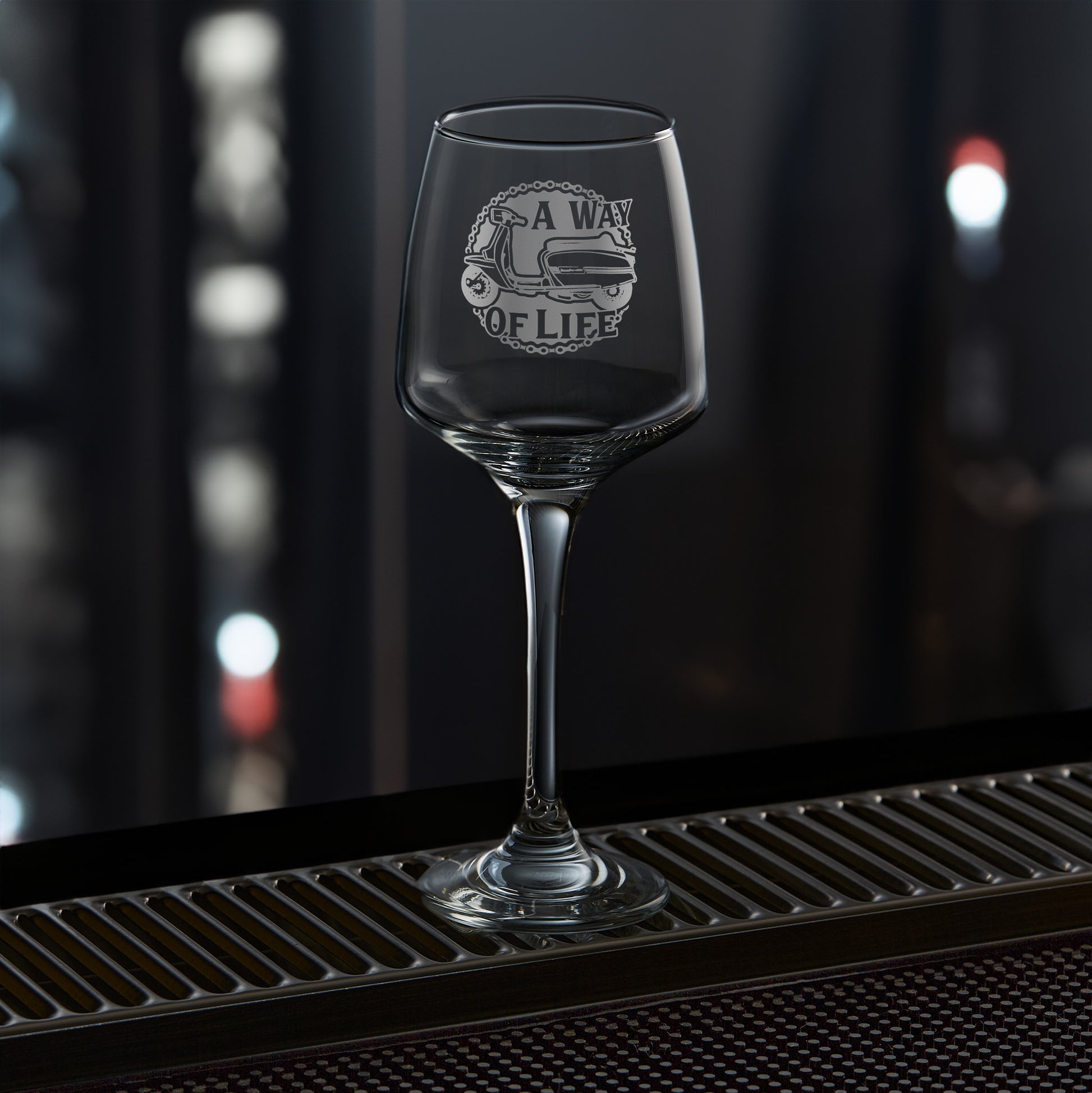 400ml red wine glass engraved with a series 3 lambretta scooter