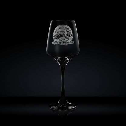 engraved wine glass etched with a series 1 lambretta scooter