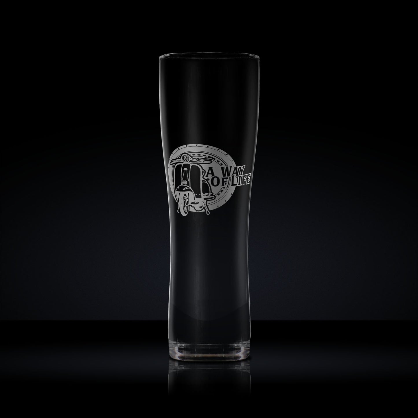 Pint glass engraved with a vintage lambretta Li125l scooter design