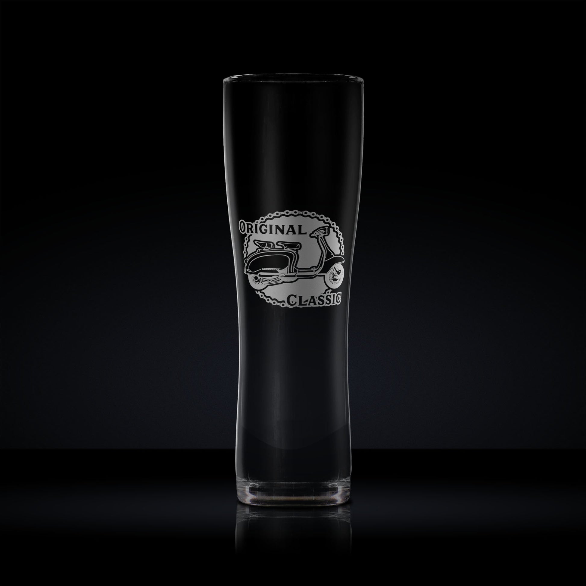 Pint glass engraved with a vintage lambretta Li125l scooter design