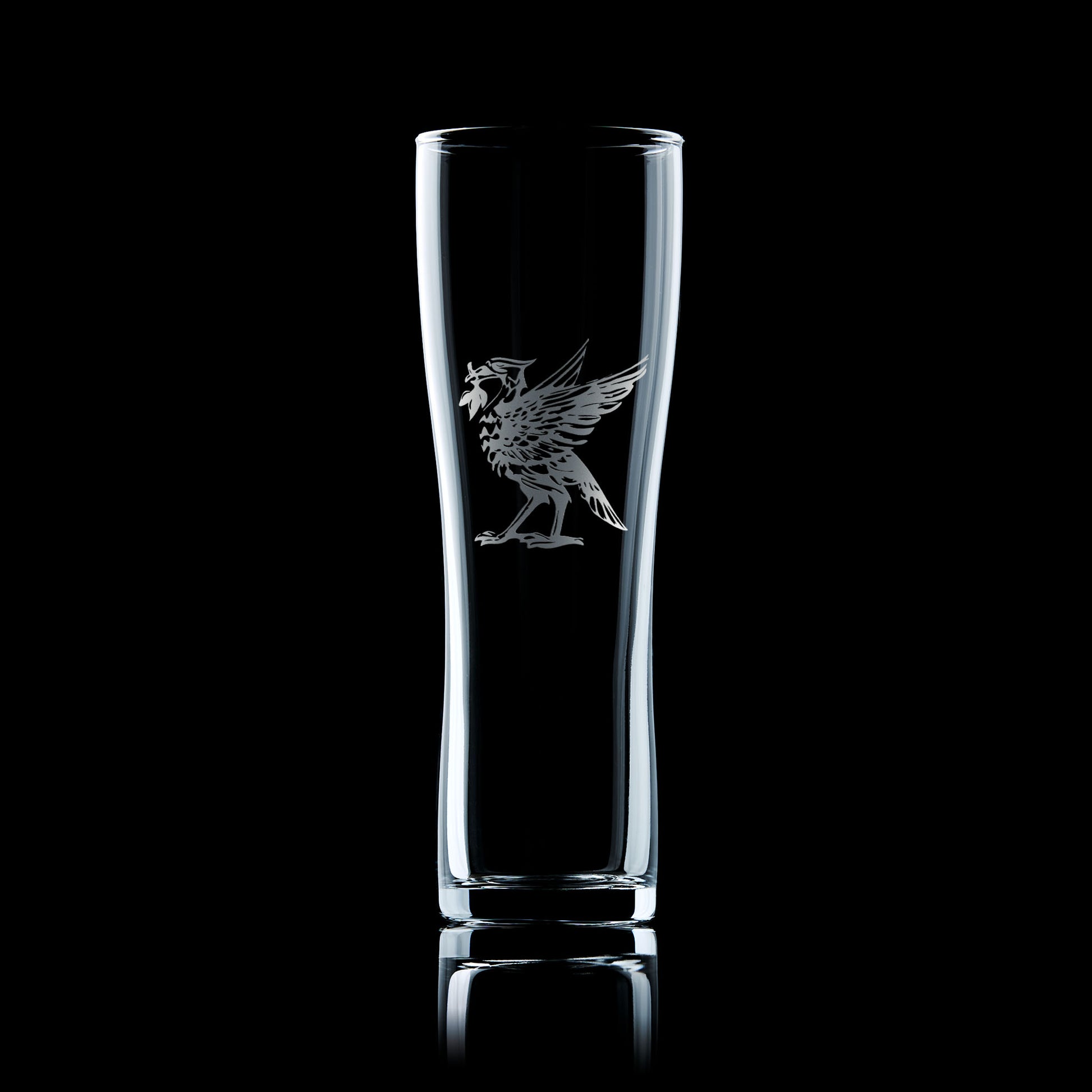 tall pint glass engraved with liverpool's liverbird