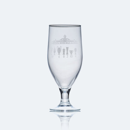 engraved stemmed beer glass etched with liverpool  shankly gates and trophy design