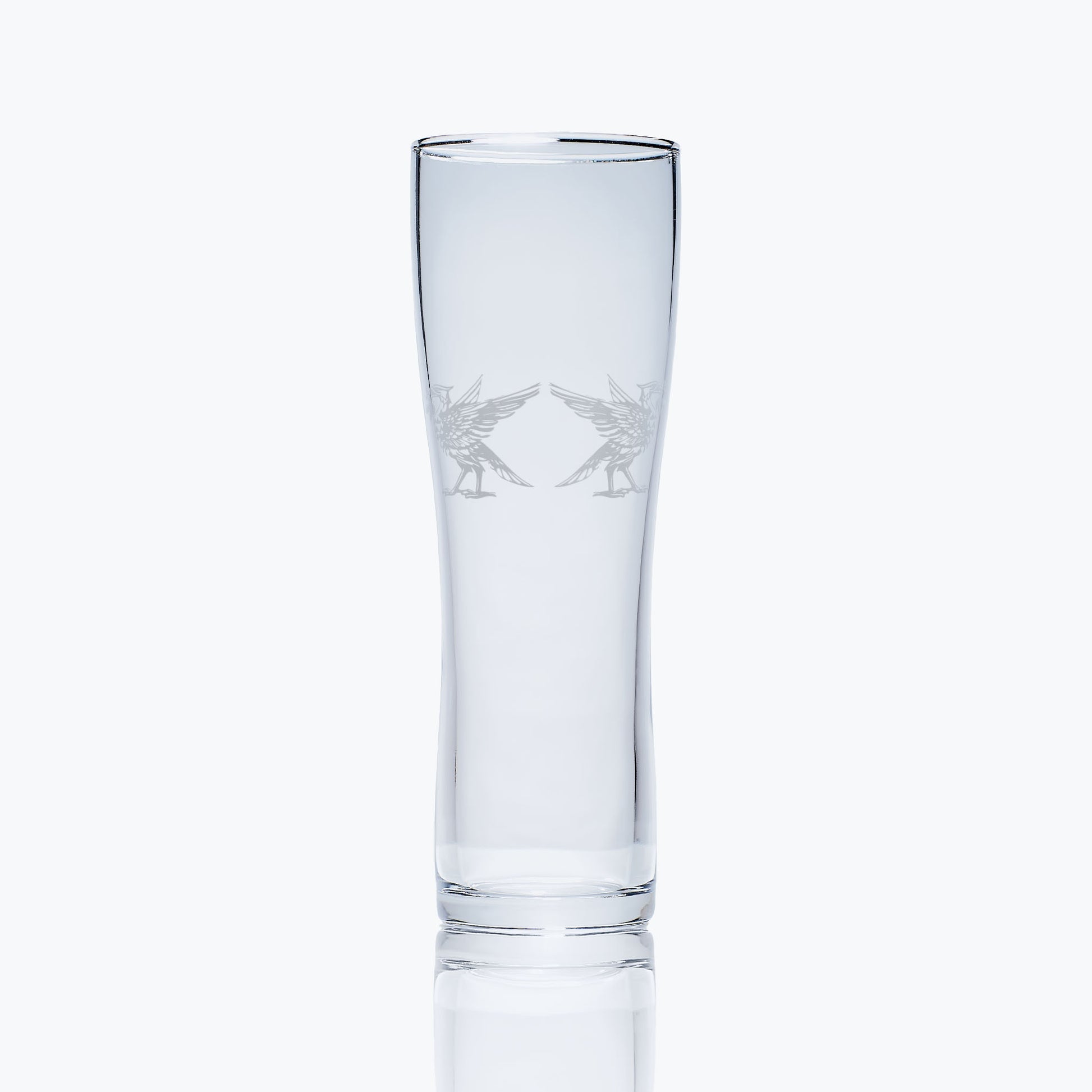 tall pint glass engraved with liverpool's liverbirds