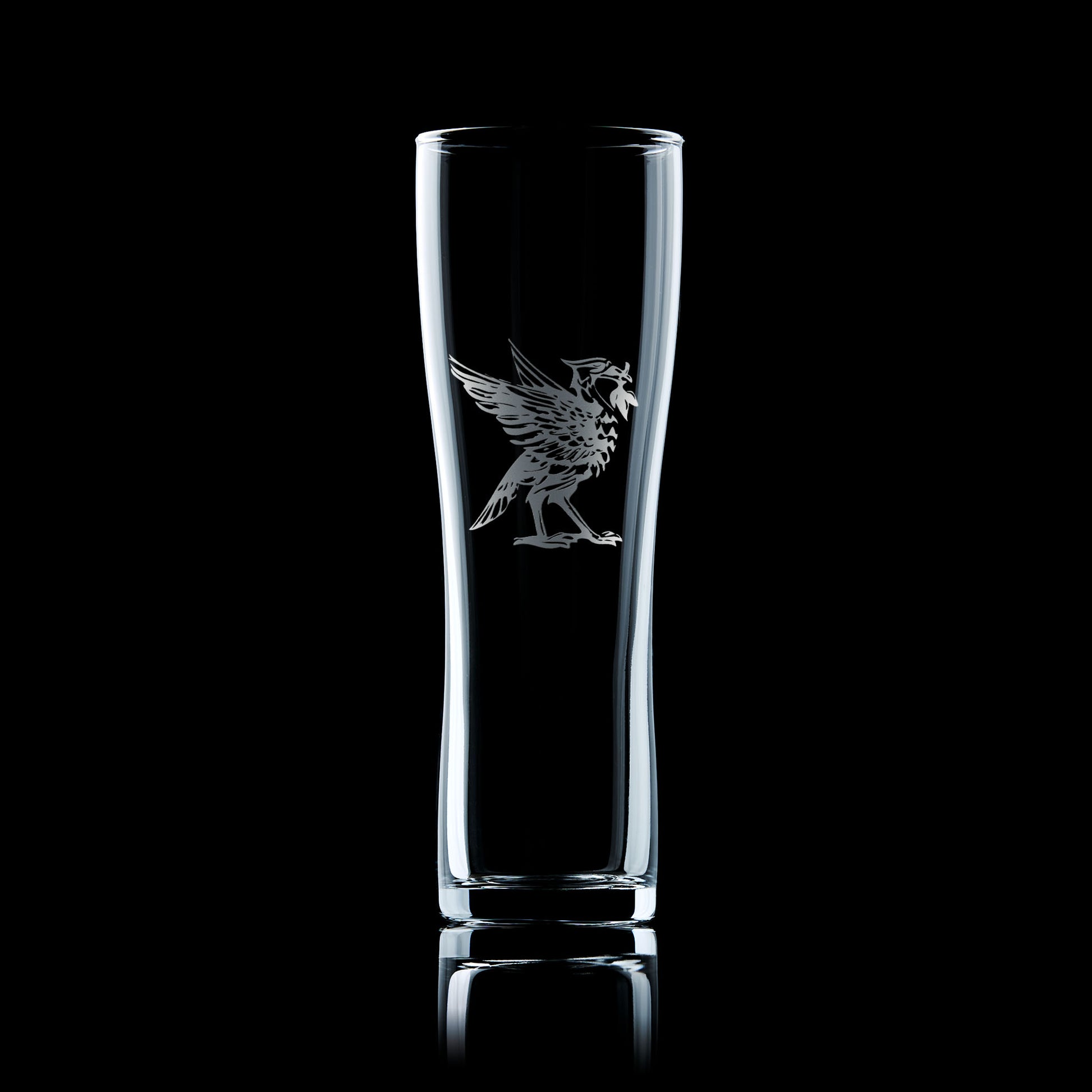 tall pint glass engraved with liverpool's liverbird