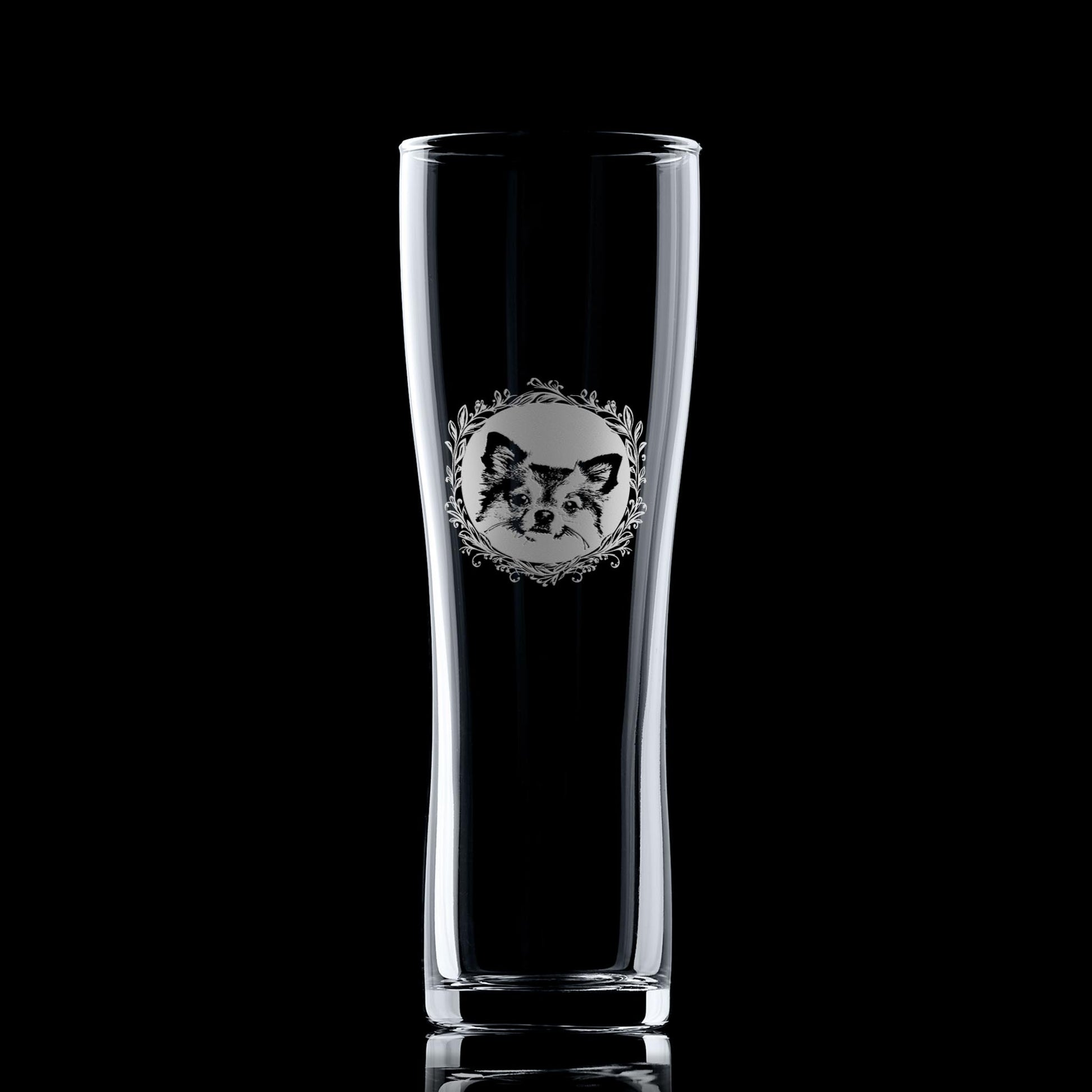 Engraved pint glass with a Chihuahua profile – perfect gift for small dog lovers and breed enthusiasts