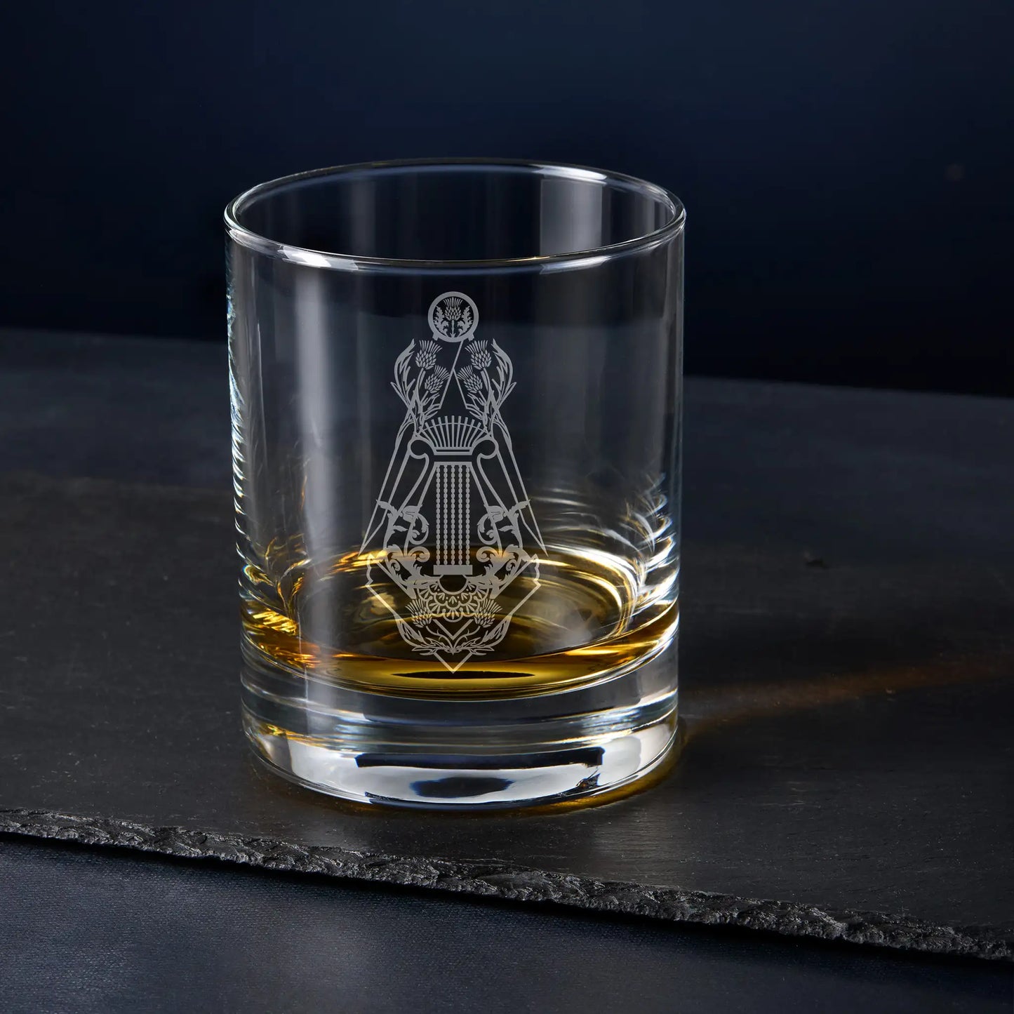 Whisky glass engraved with the Bard craft officer collar jewel, Scottish Constitution