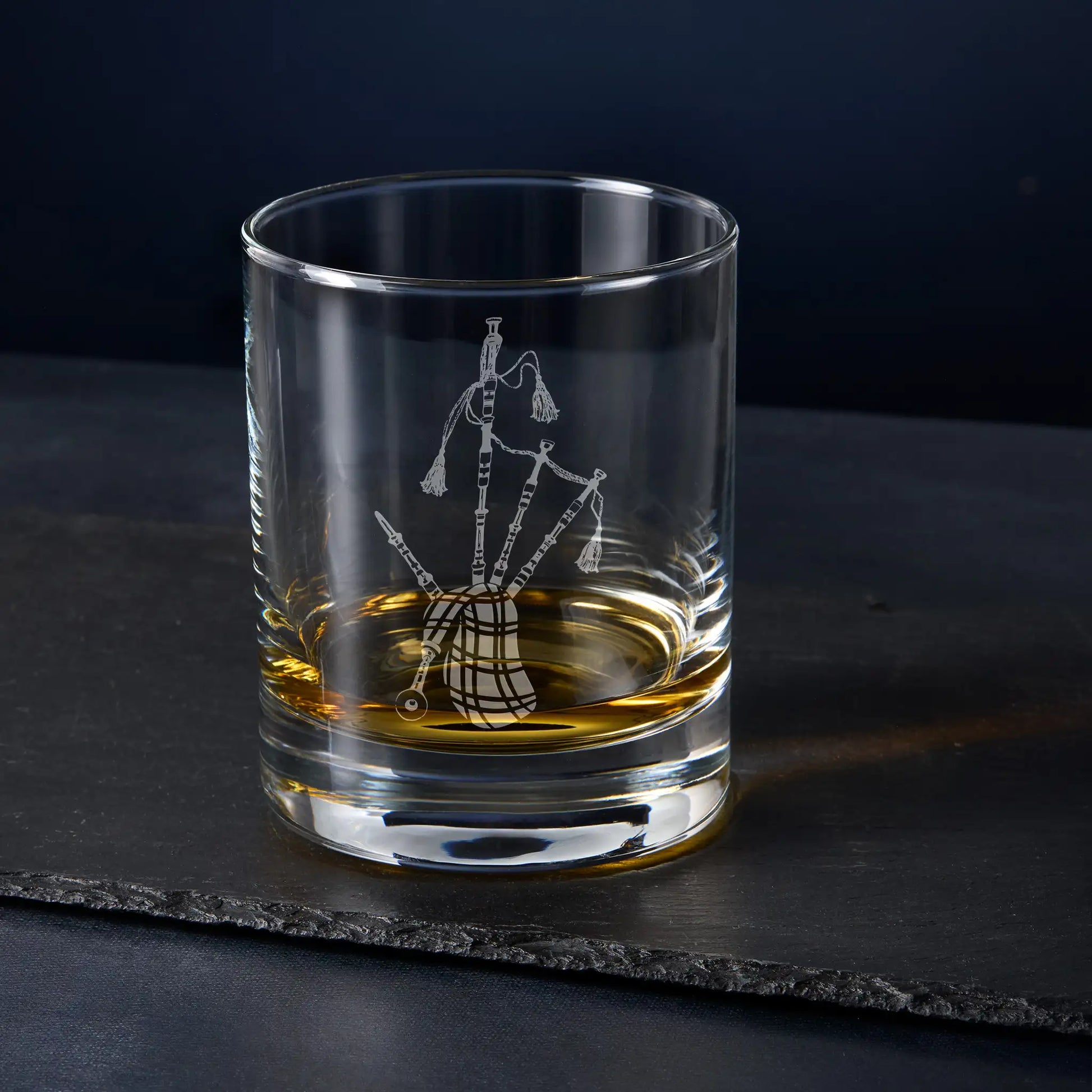 Whisky glass engraved with the Piper craft officer collar jewel, Scottish Constitution