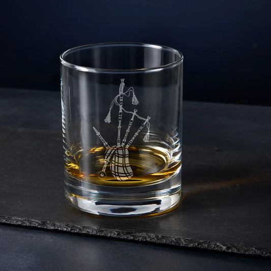 Whisky glass engraved with the Piper craft officer collar jewel, Scottish Constitution