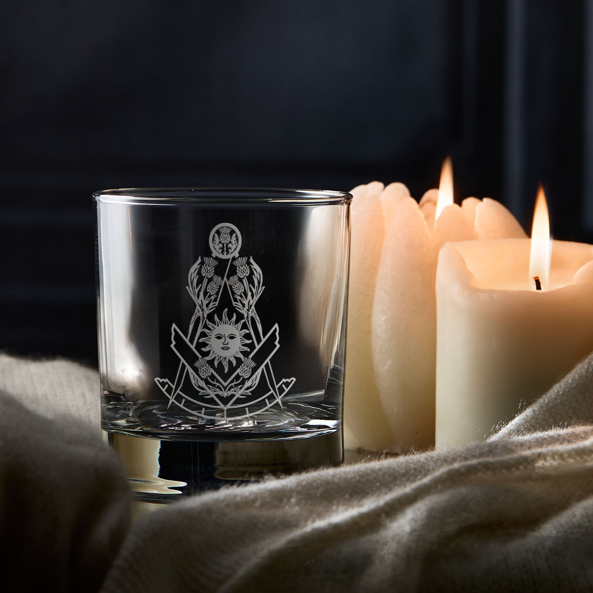 Masonic whisky glass engraved with the Scottish Constitution Right Worshipful Master Collar Jewel