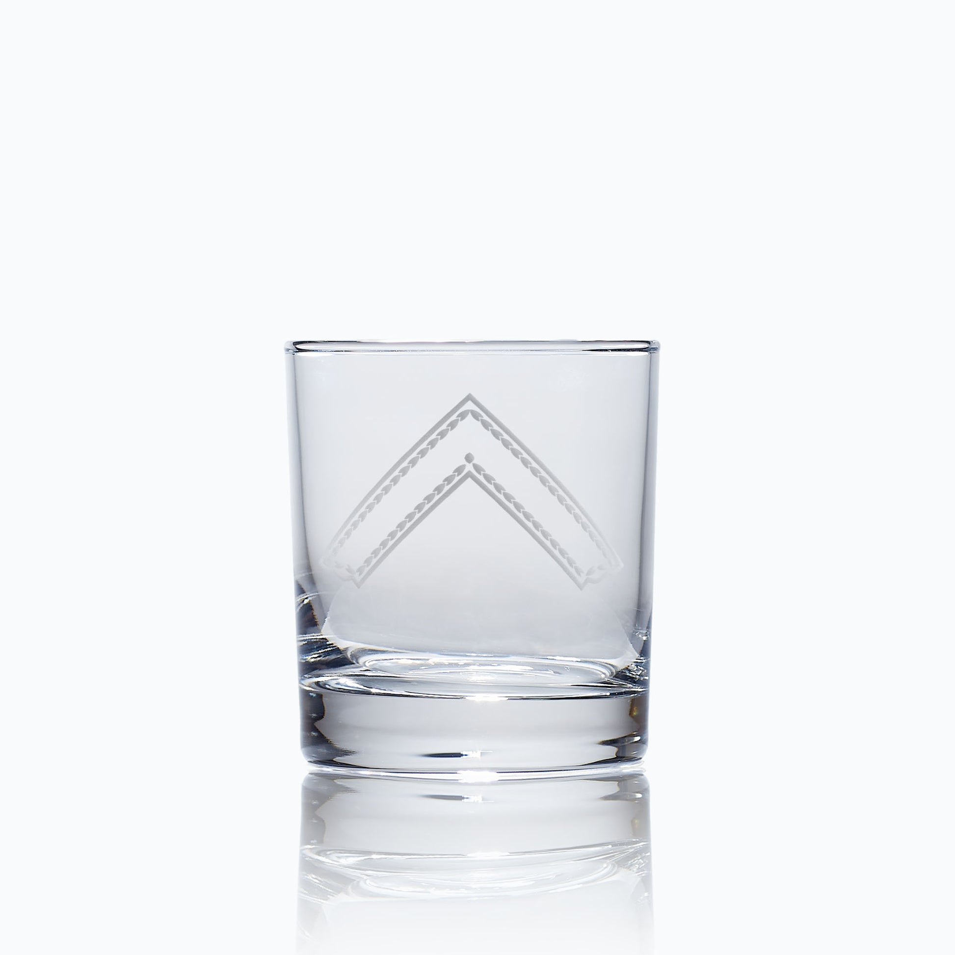 Worshipful Master Masonic whisky tumbler – engraved design, white backdrop