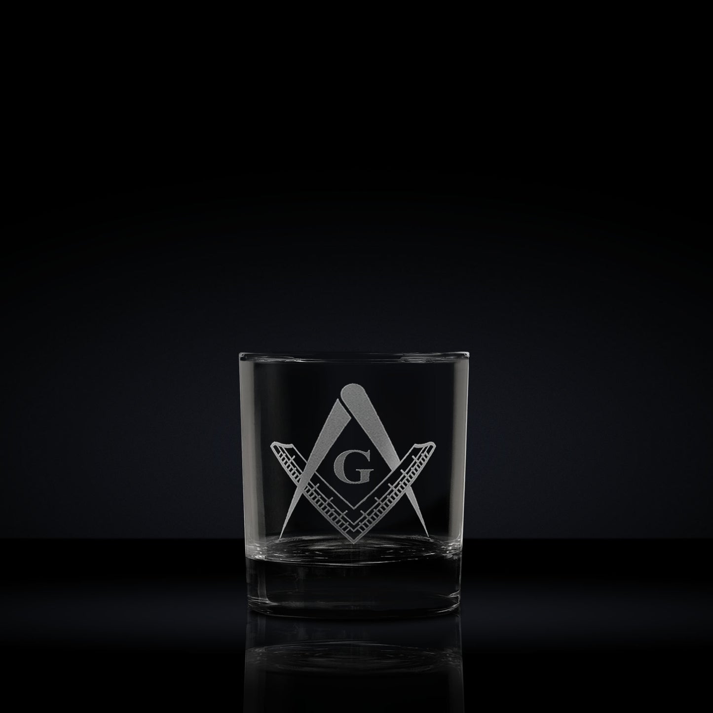 Masonic whisky glass engraved with a 2nd degree square and compass and G