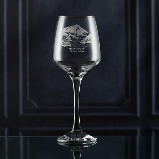 Stemmed wine glass with an engraving of Mount Snowdon (Yr Wyddfa) and its summit height