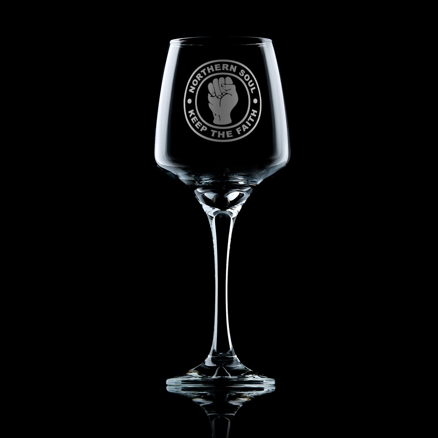 Engraved wine glass with Northern Soul clenched fist in a circular design with “Keep the Faith” engraving