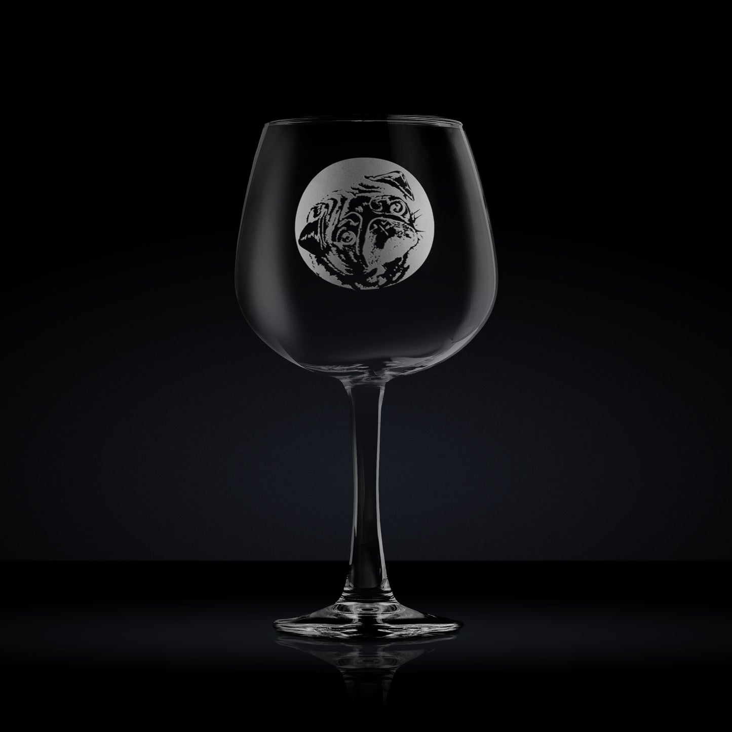 Balloon gin glass engraved with a pug dog