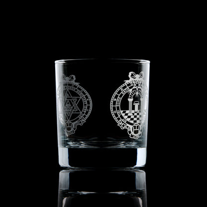 Royal Arch Breast Jewel whisky glass – Scottish Constitution, engraved design shown on black background