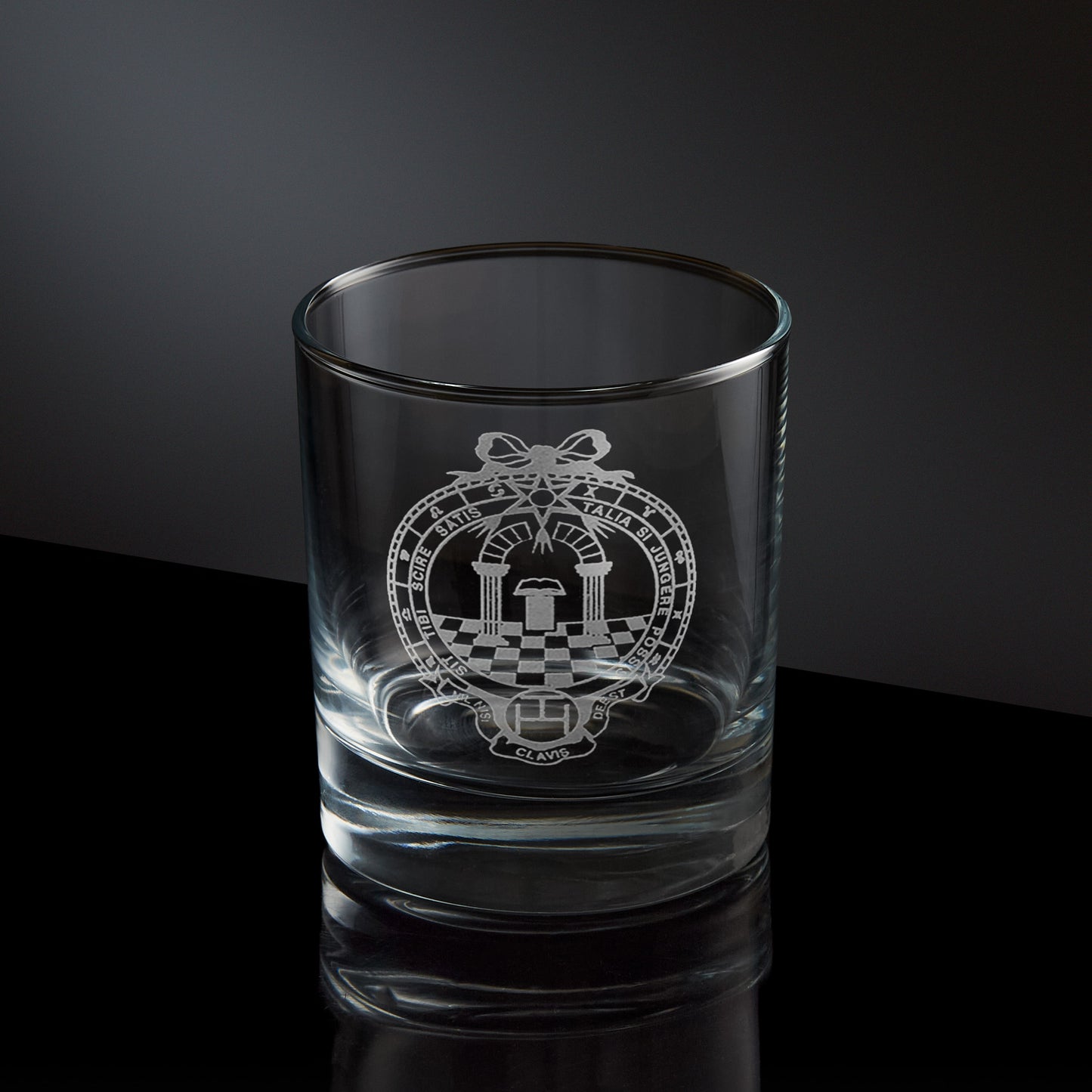 masonic whisky glass engraved with an obverse Scottish royal arch breast jewel