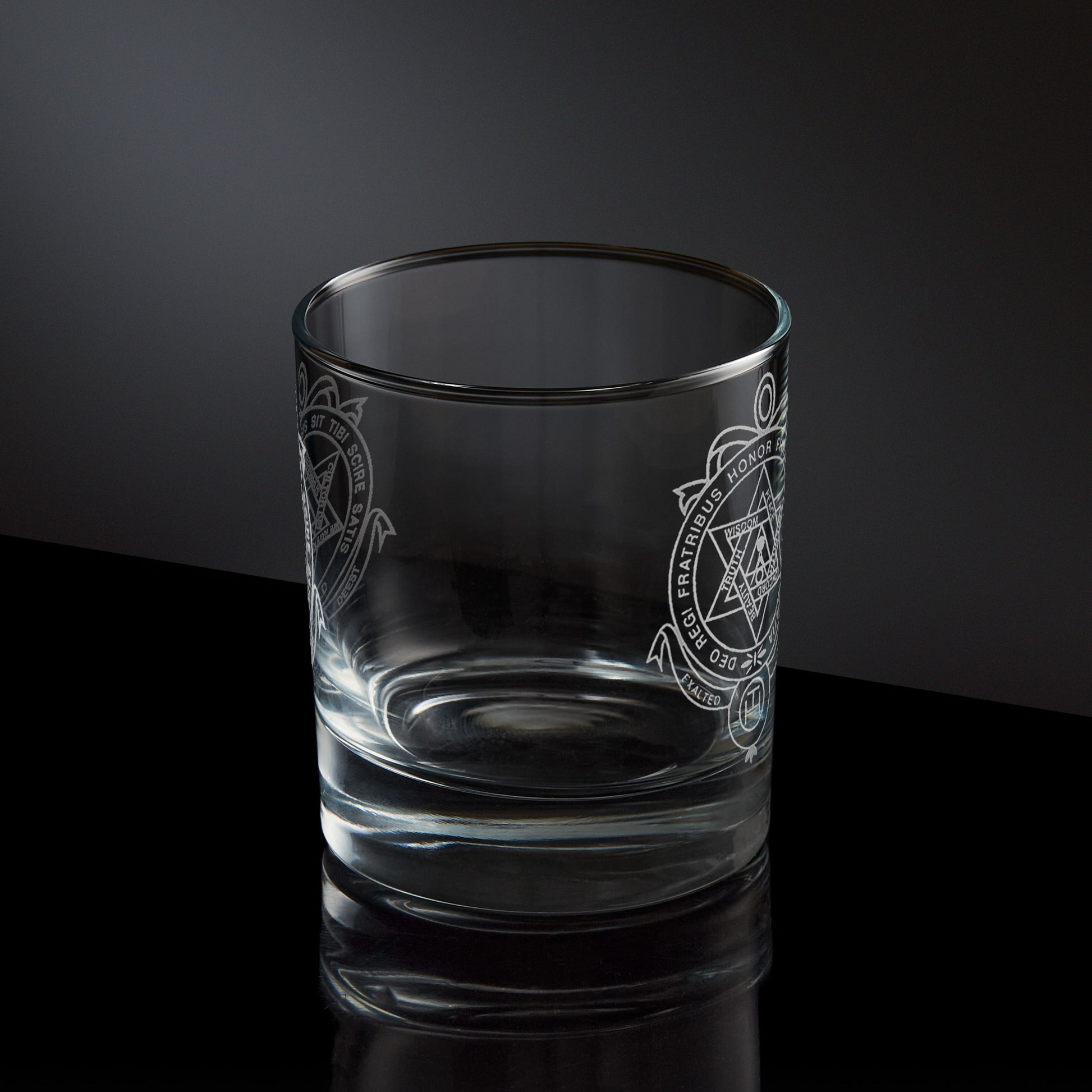 masonic whisky glass engraved with an english royal arch breast jewel