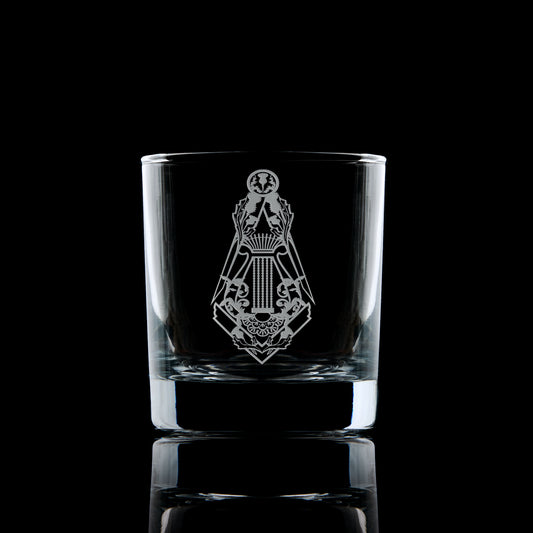 masonic whisky glass engraved with a scottish freemansory bard's collar jewel