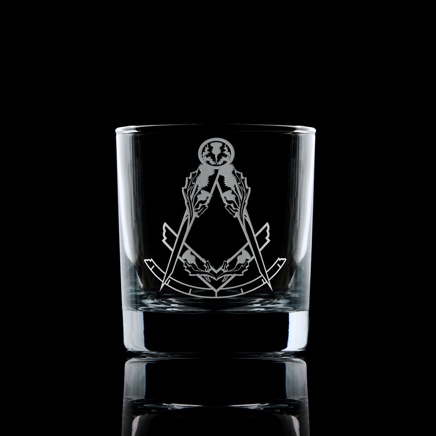 masonic whisky glass engraved with a Scottish constitution craft officers immediate past master collar jewel