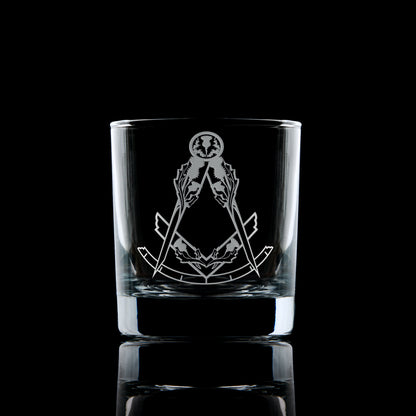 masonic whisky glass engraved with a Scottish constitution craft officers immediate past master collar jewel