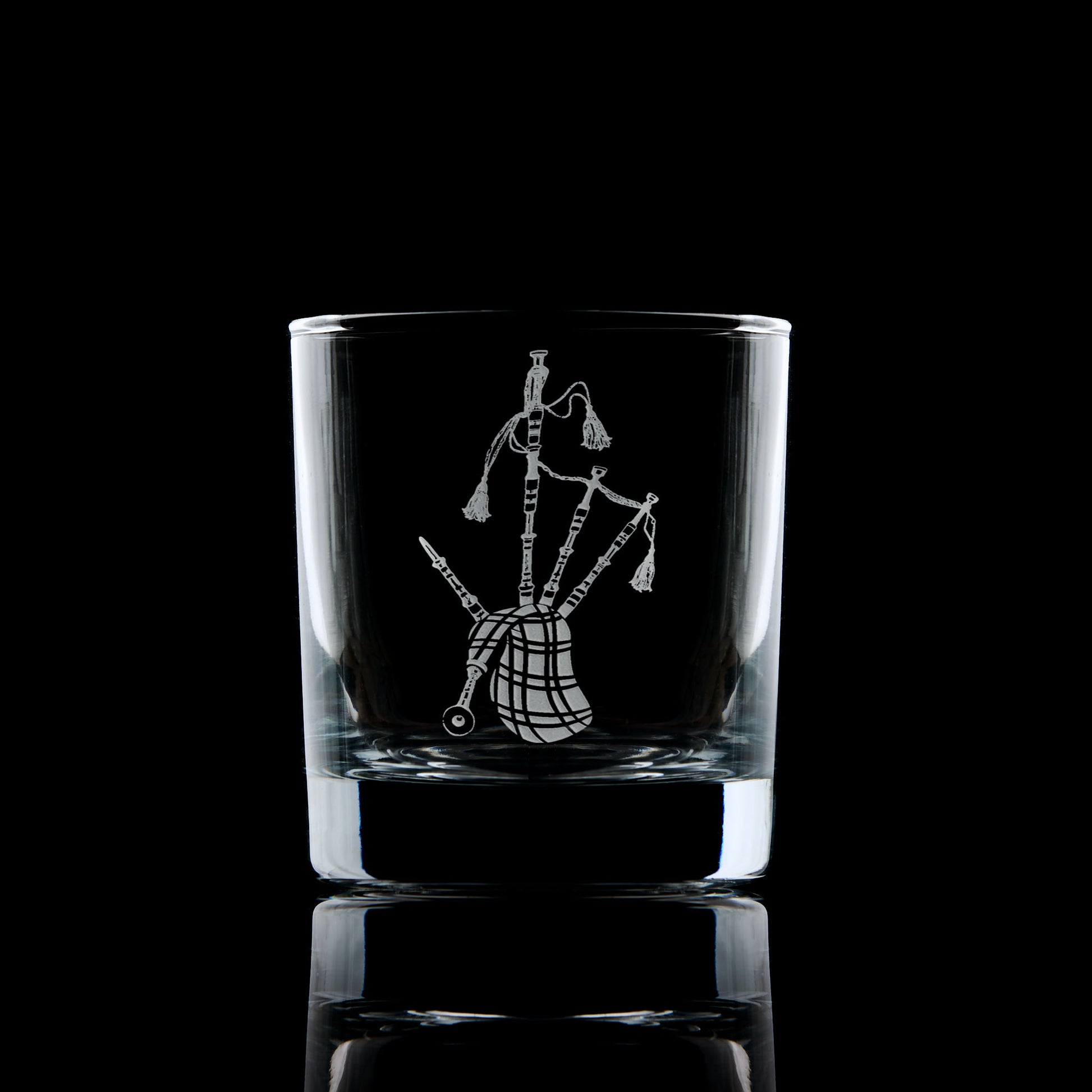 masonic whisky glass engraved with a scottish freemansory piper collar jewel