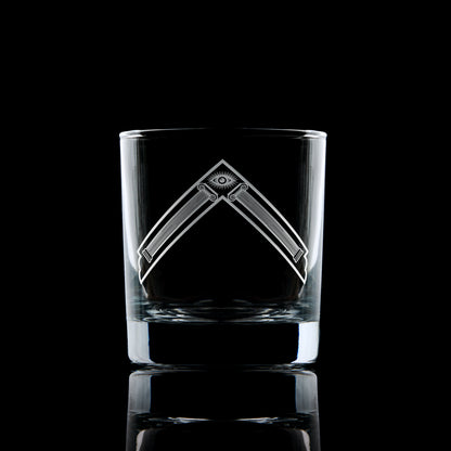 masonic whisky galss engraved with a substitute master collar jewel