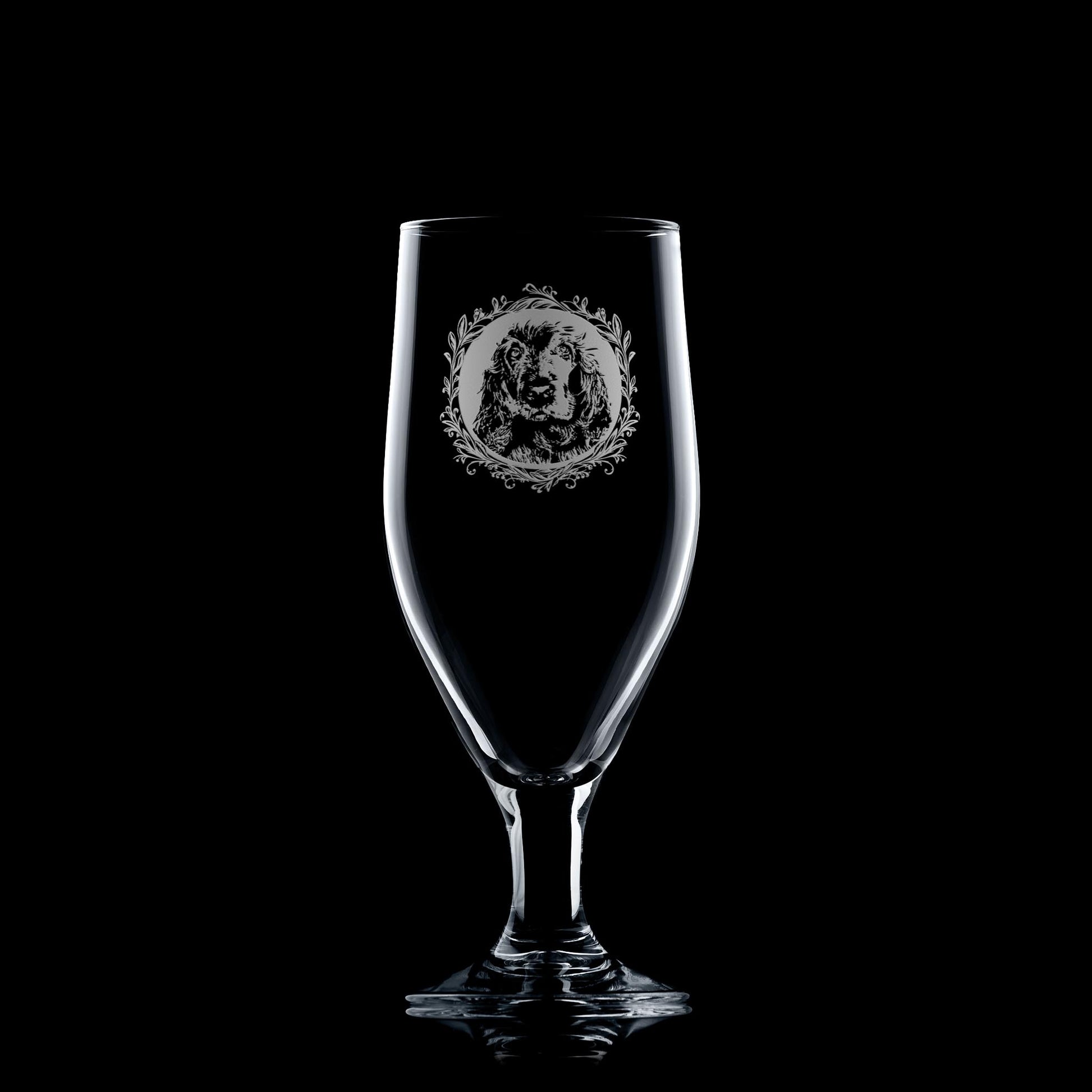 Engraved Show Cocker Spaniel stemmed beer glass showing a portrait framed by a leafy garland, crafted in Scotland by Just The Ticket.