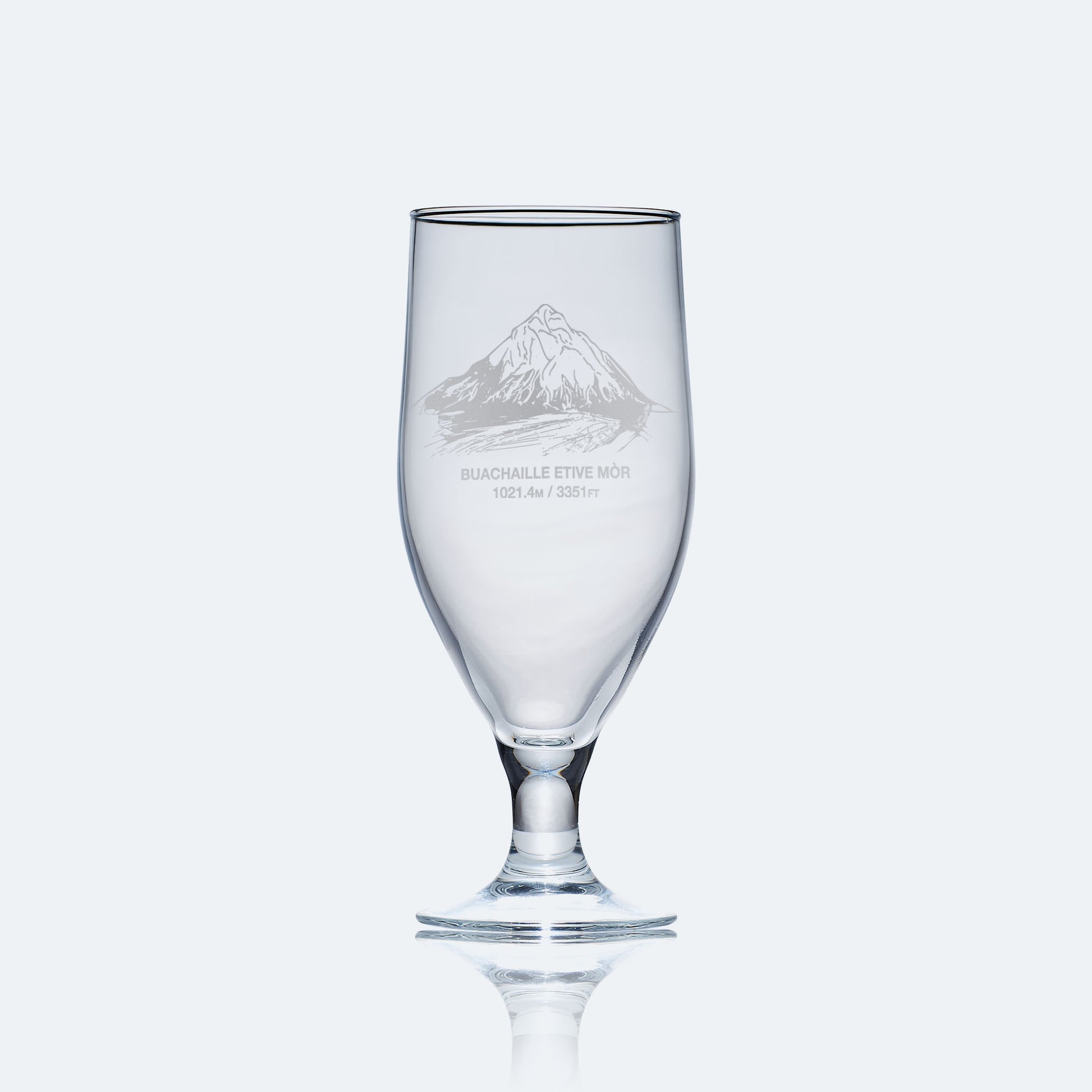 chalice style stemmed beer glass engraved with a scottish mountain in glencoe