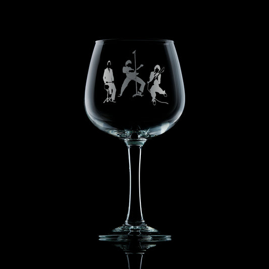 Balloon stemmed gin glass engraved with the three band members of The Jam