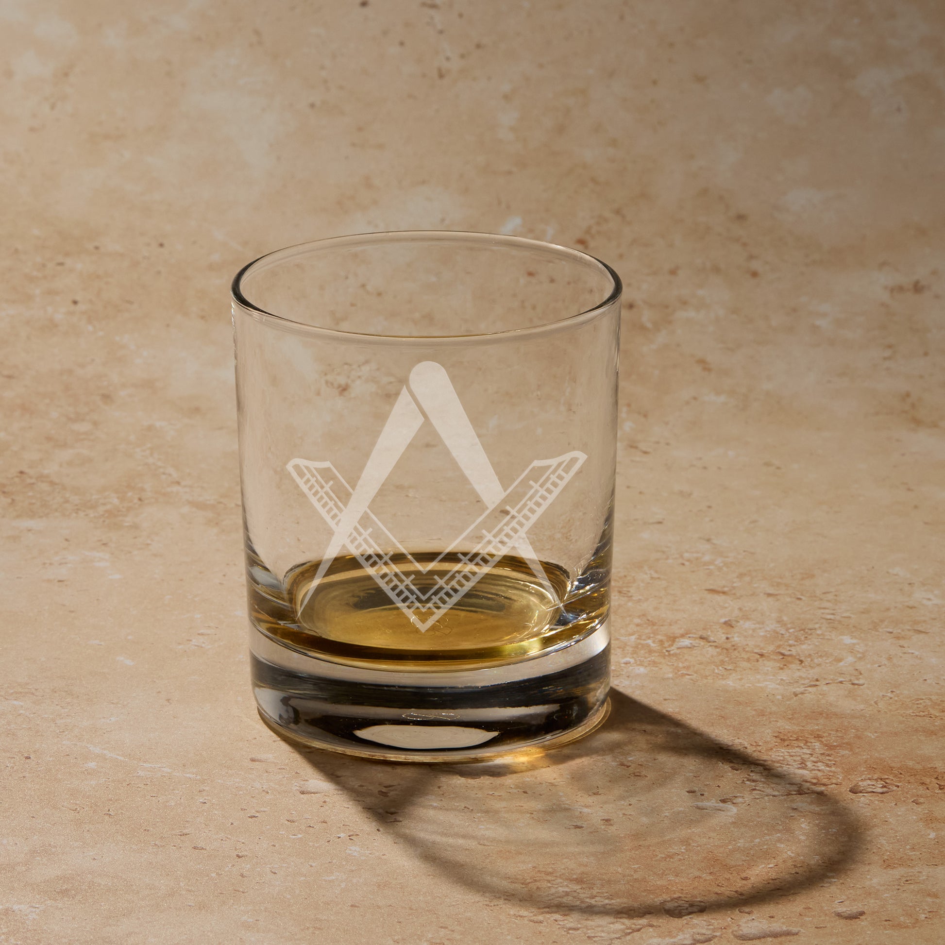 Engraved Whisky glass featuring a Fellowcraft square and compass
