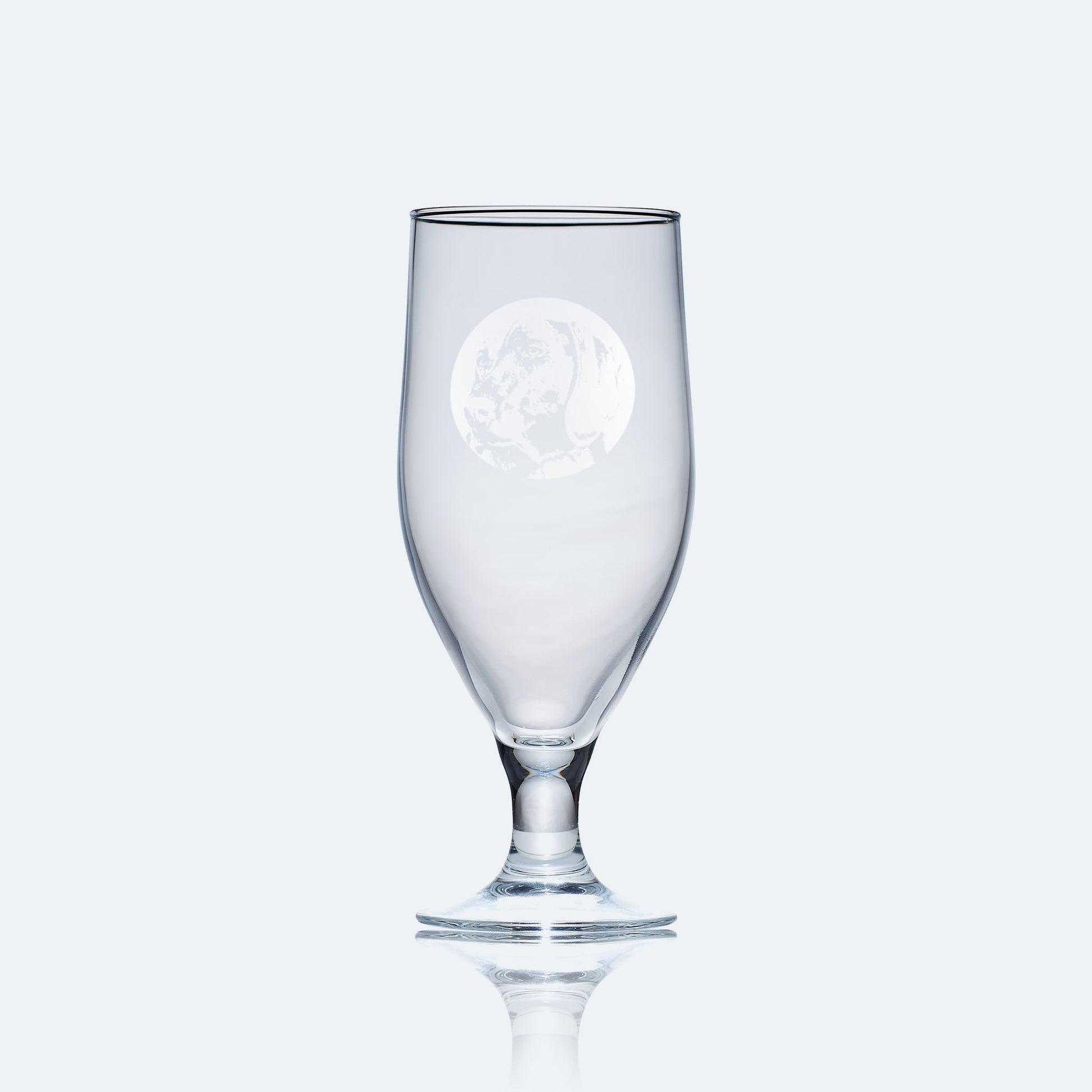 engraved chalice style stemmed beer glass etched with a portrait of a weimararmer dog