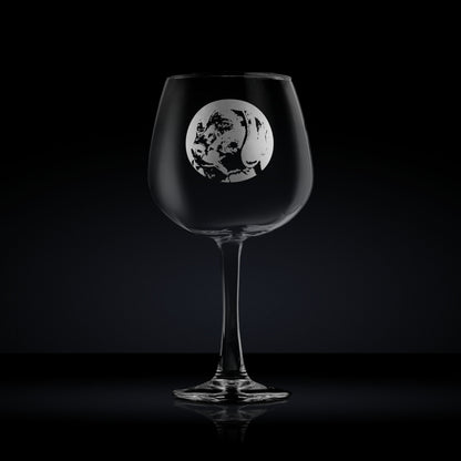 Balloon gin glass engraved with a weimeramer dog