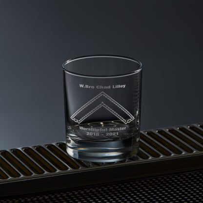 masonic whisky glass engraved with an english constitution craft officers worshipful master collar jewel